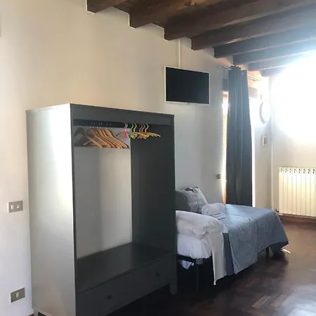 Attico By Marconi 11 Bed & Breakfast *